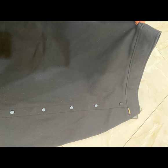 NEW skirt with button detailing - Picture 3 of 6